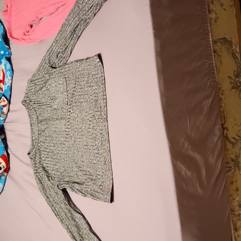 Sweater bundle - Picture 2 of 3
